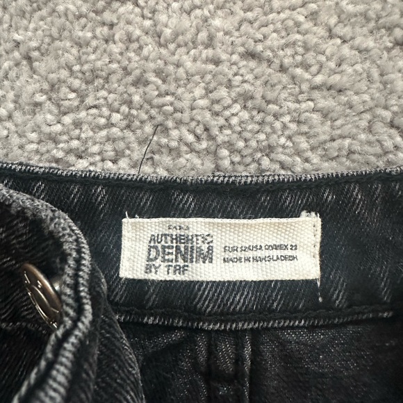 ZARA TRF Black Shorts size 24 - Picture 2 of 4